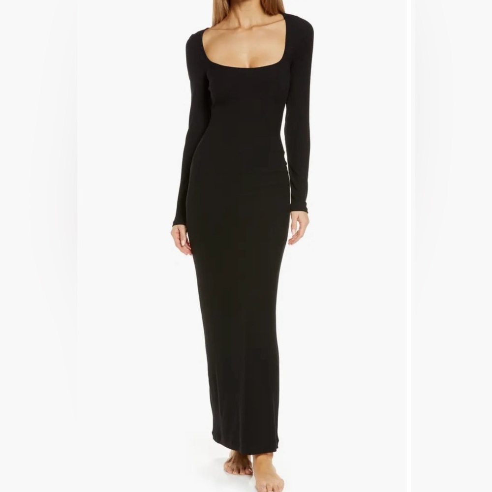 NWT - SKIMS LOUNGE WEAR